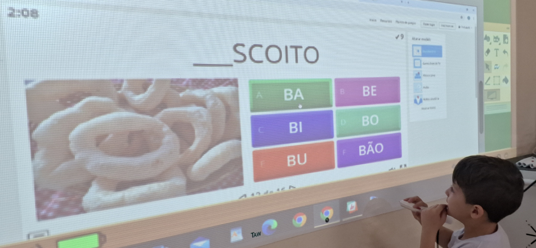 Por que a lousa digital é mais que uma ferramenta de apoio