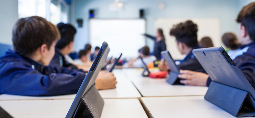 O Impacto da Tecnologia na Gestão Pública da Educação: Desafios e Possibilidades Reais