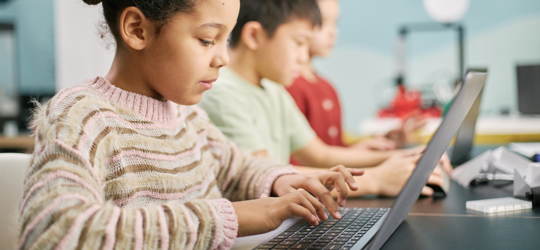 Tecnologia educacional: exemplos práticos que já transformam salas de aula